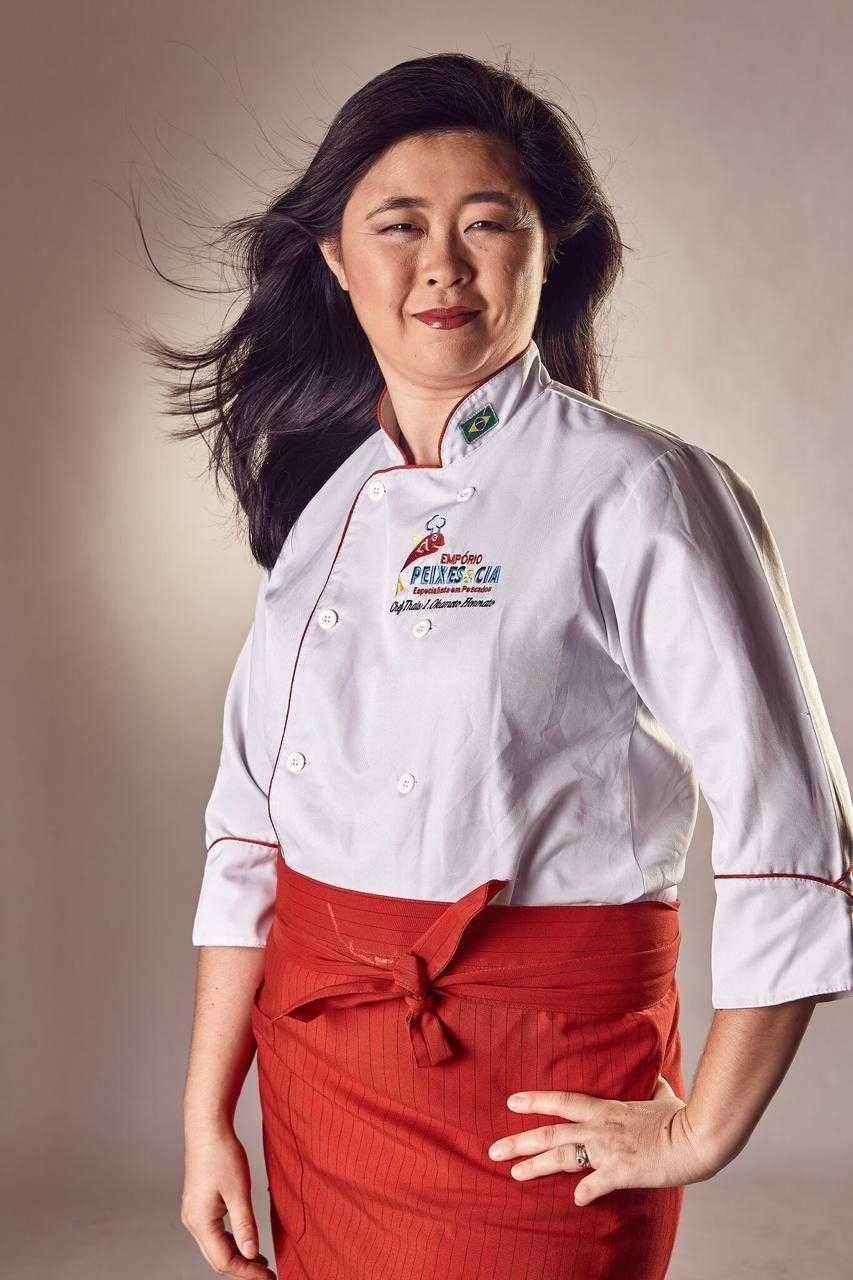 Chef Thaís Okamoto, consultora gastronômica formada no Institut Paul Bocuse