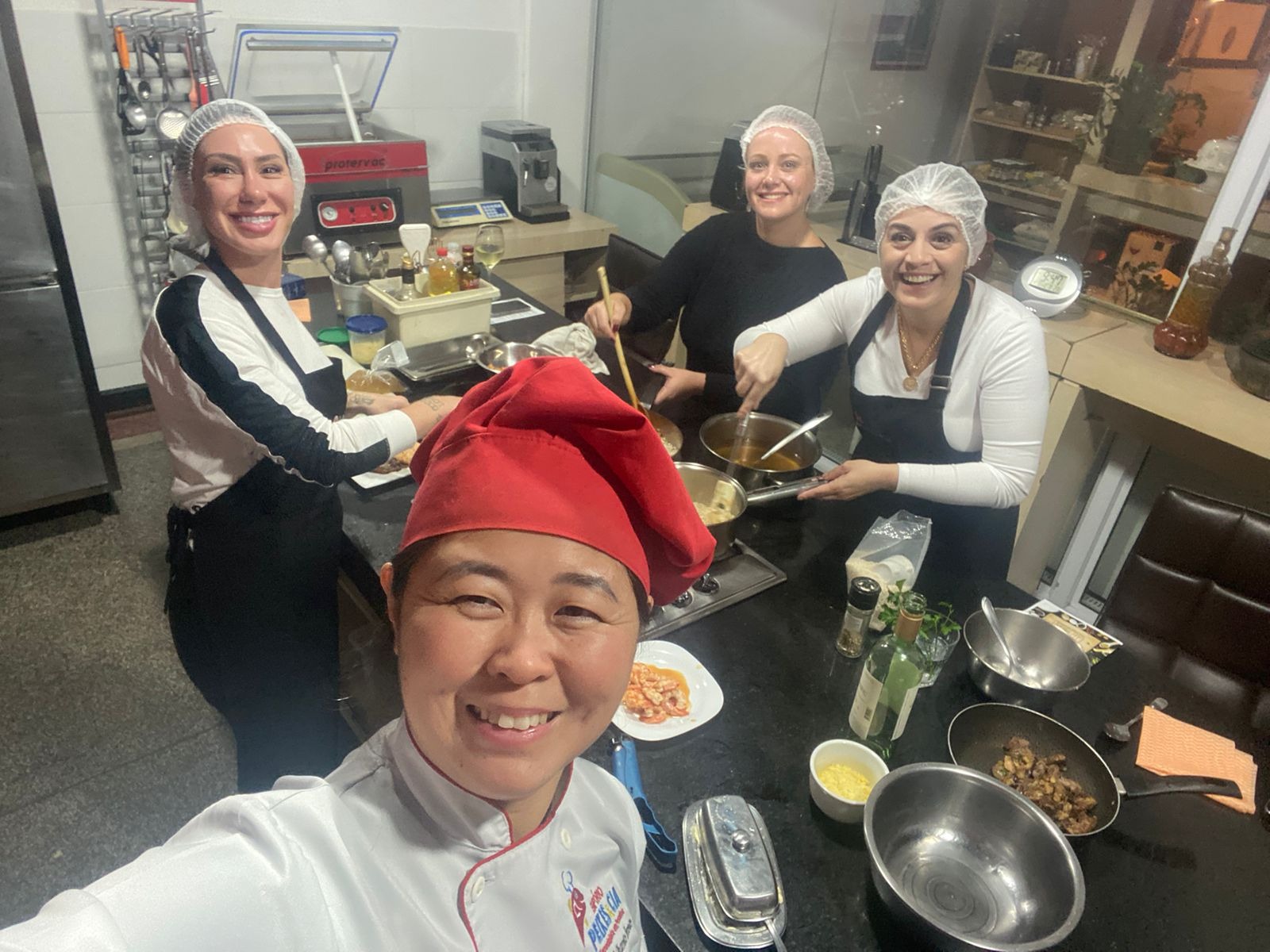Curso de técnicas básicas de cozinha com Chef Thaís Okamoto